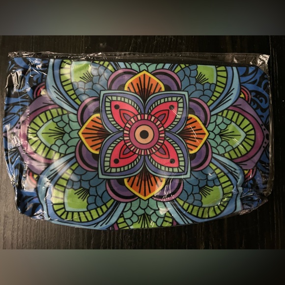 π€π 10/31 Boutiques Host Pick!!! NEW- Mandala-Inspired Makeup Bags ππ€ - Picture 7 of 16